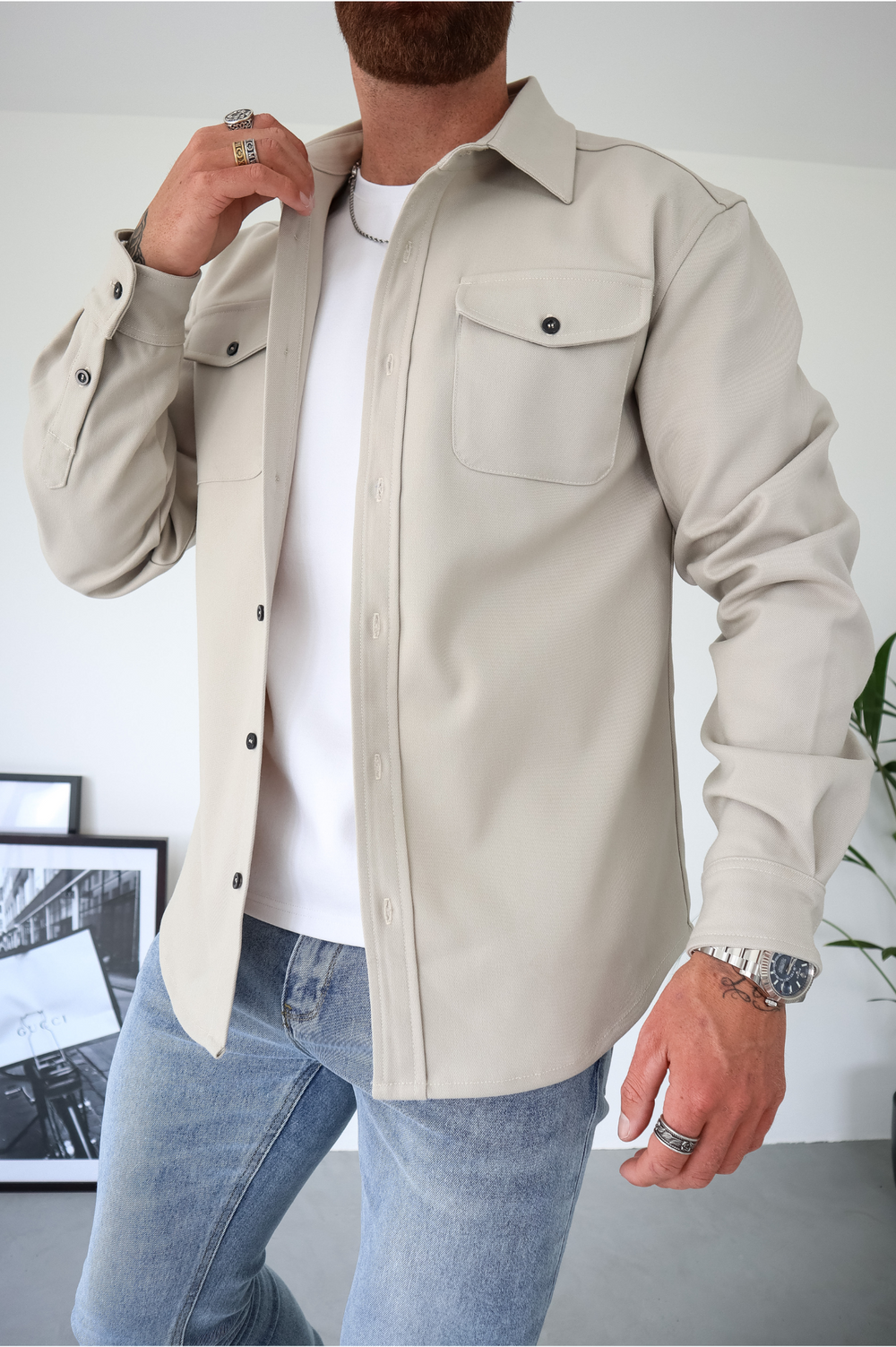 Men's regular fit button-up overshirt jacket featuring chest pockets, perfect for layering and casual outings. 4