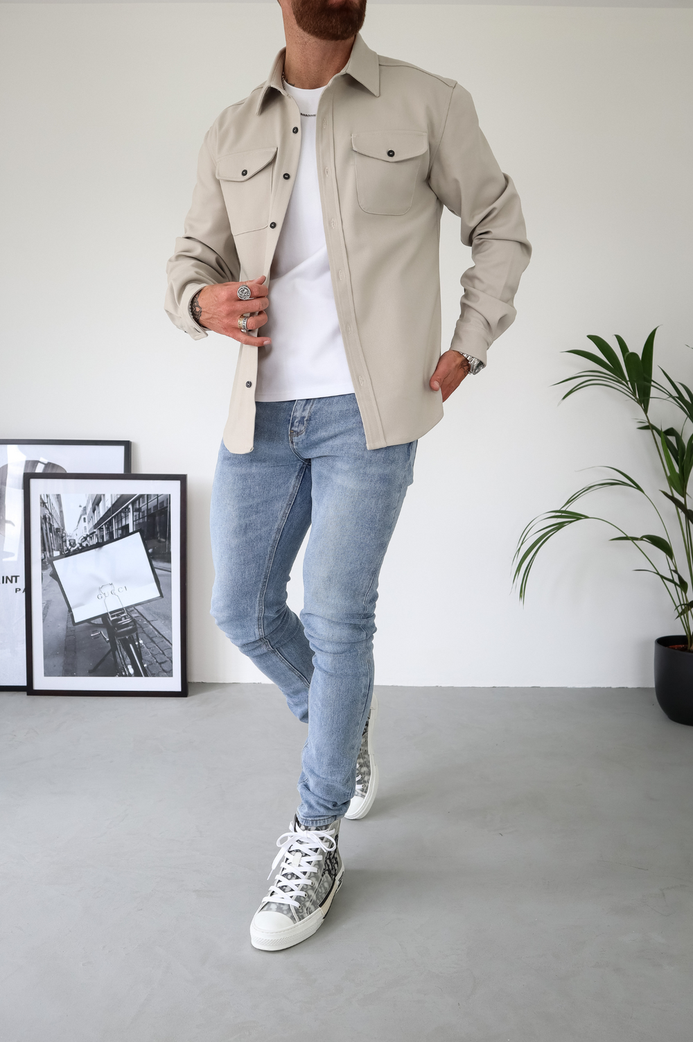 Men's regular fit button-up overshirt jacket featuring chest pockets, perfect for layering and casual outings. 5