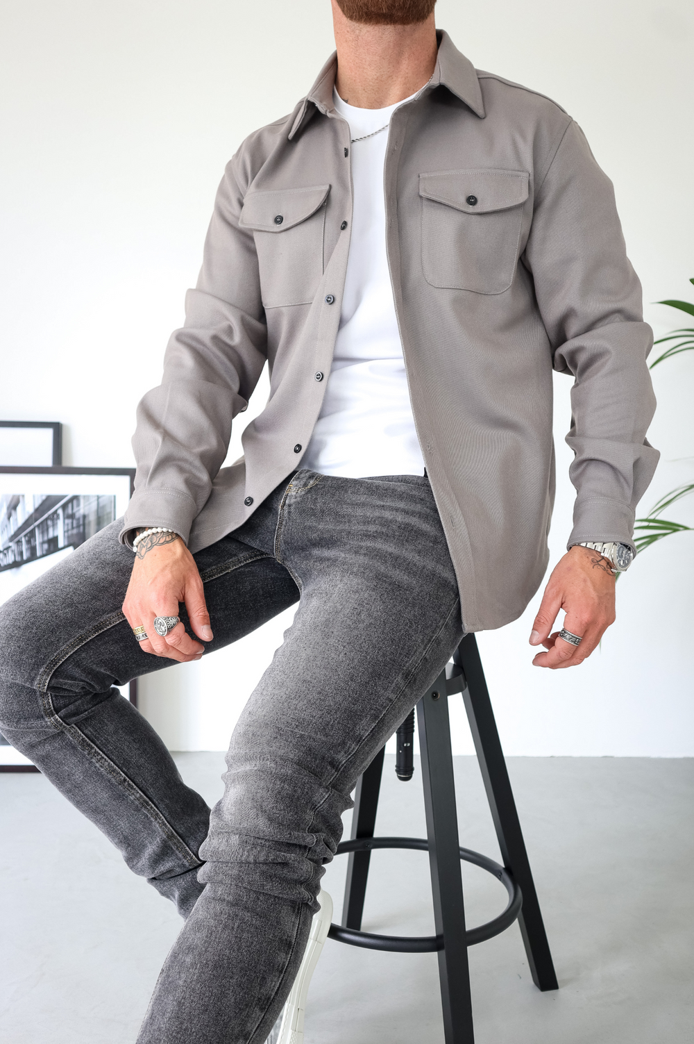 Men's regular fit button-up overshirt jacket featuring chest pockets, perfect for layering and casual outings. 6