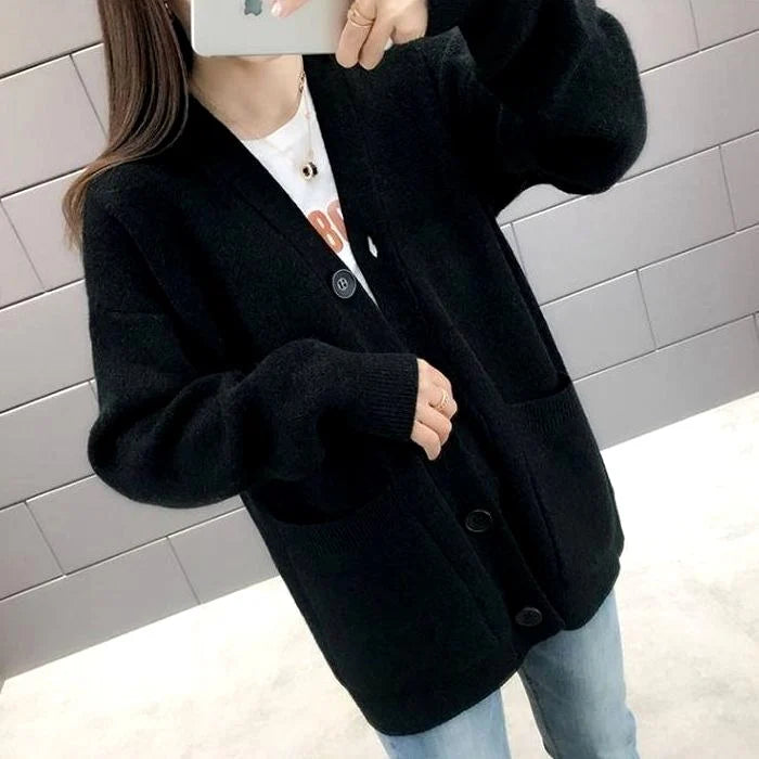 Women's Oversized Chunky Knit Cardigan with Patch Pockets 3