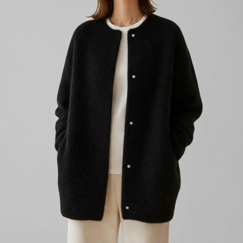 Women's Oversized Wool Cardigan with Button Closure and Pockets 1
