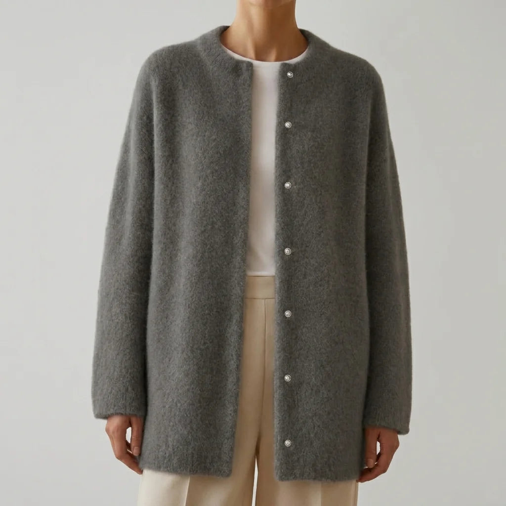 Women's Oversized Wool Cardigan with Button Closure and Pockets 2