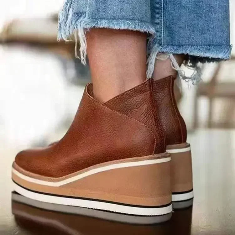 Women's Platform Chelsea Boots with Warm Lining for Winter Wear 1