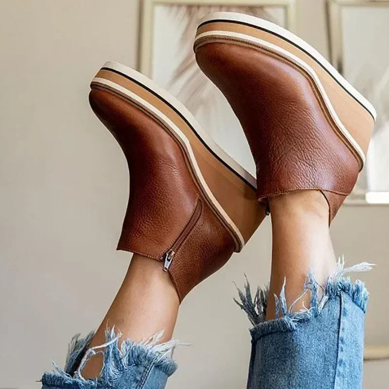 Women's Platform Chelsea Boots with Warm Lining for Winter Wear 2