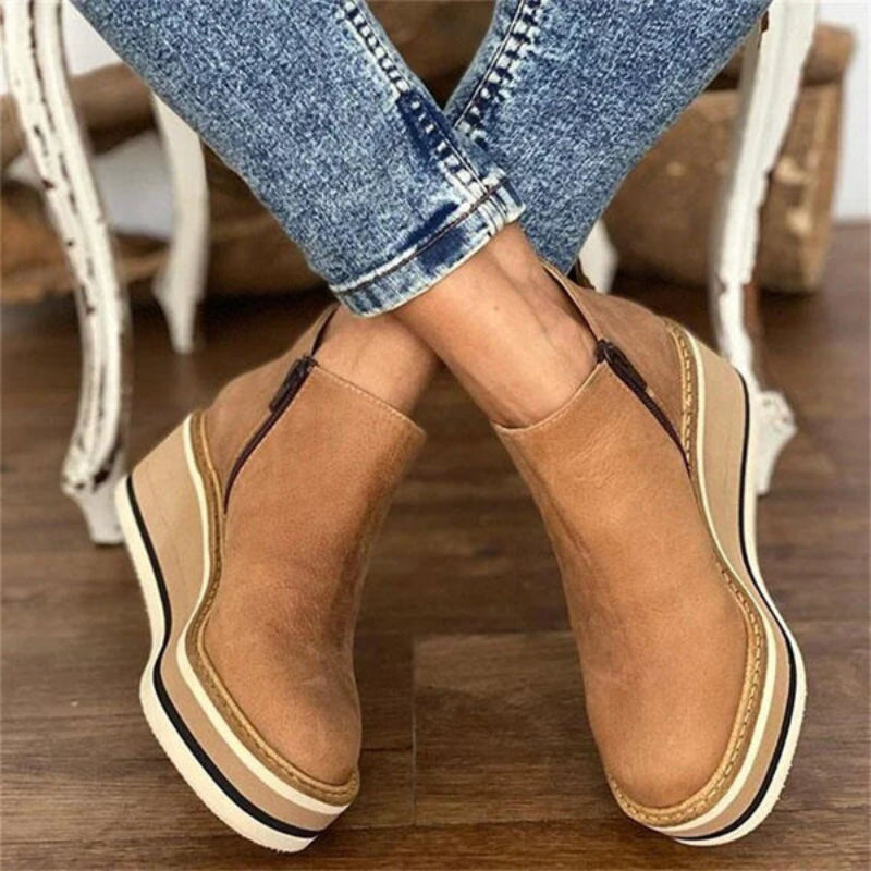Women's Platform Chelsea Boots with Warm Lining for Winter Wear 9